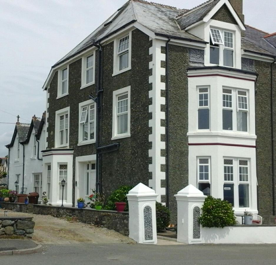 Craig-Y-Mor Hotel คริกเคียธ ภายนอก รูปภาพ
