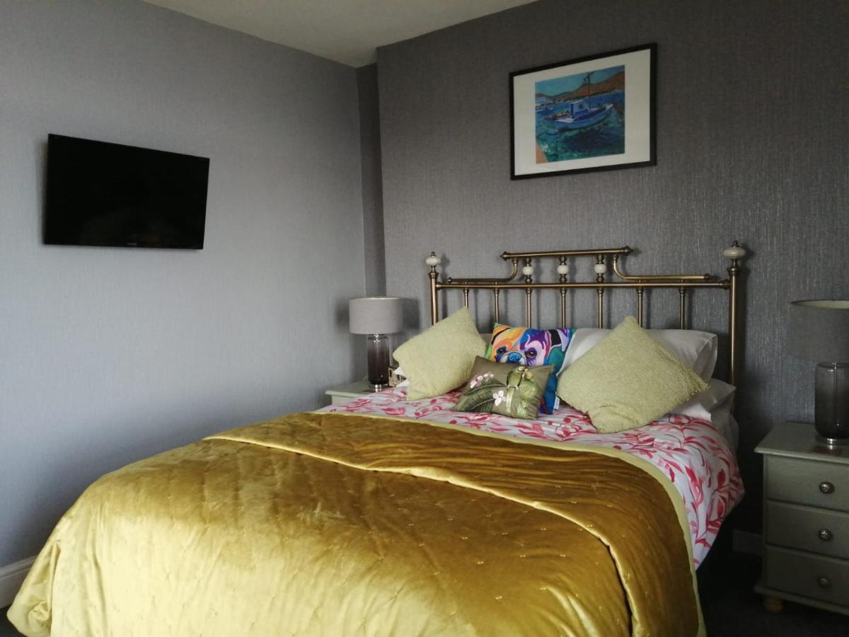 Craig-Y-Mor Hotel คริกเคียธ ภายนอก รูปภาพ