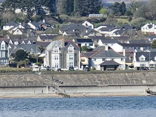 Craig-Y-Mor Hotel คริกเคียธ ภายนอก รูปภาพ