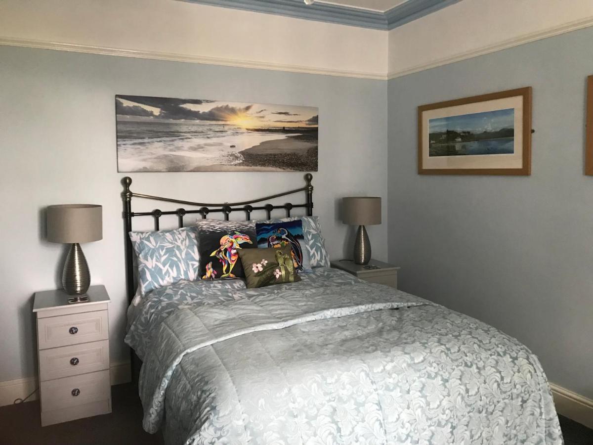 Craig-Y-Mor Hotel คริกเคียธ ภายนอก รูปภาพ